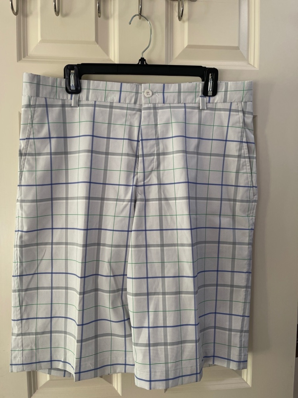 Nike White Plaid Golf Shorts with Blue and Green Windowpane size 34